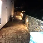 καλύβη Tatil Evi *