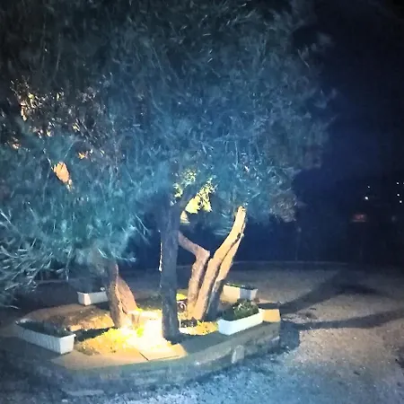 Καλύβη Vakantiehuis *